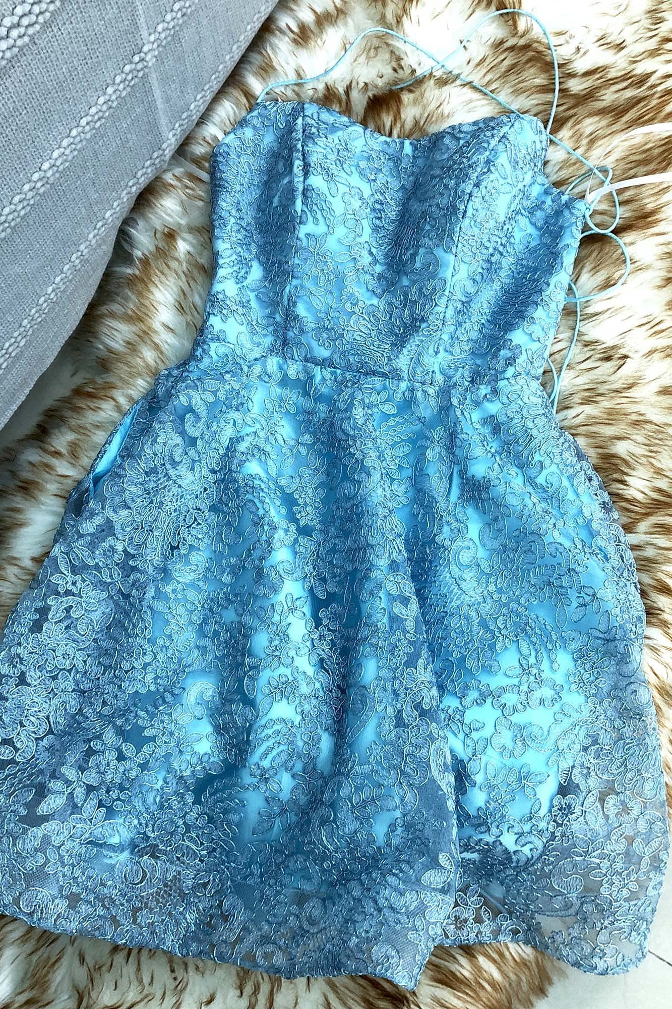 Light Blue Spaghetti Straps Backless Lace Short Homecoming Dresses