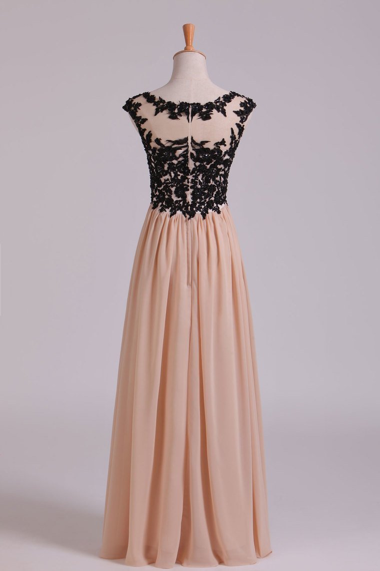 Two-Tone Prom Dresses Scoop A-Line Chiffon With Black Applique