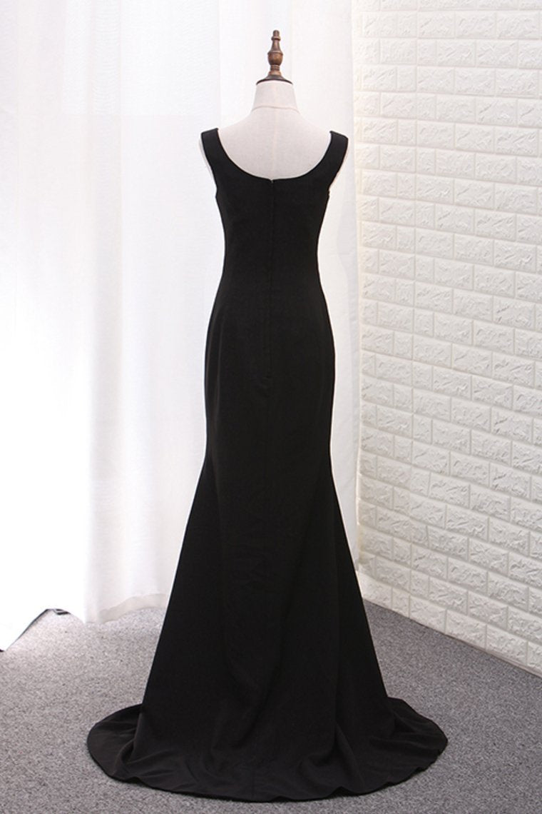 2024 New Arrival Square Neck Evening Dresses Satin Mermaid Sweep