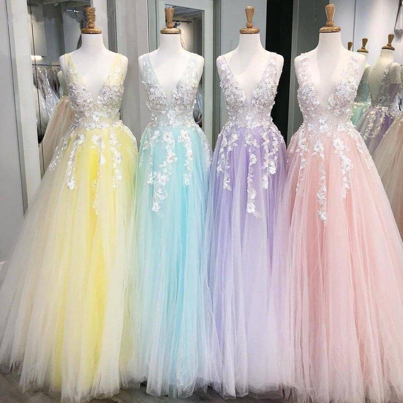 Charming Ball Gown V Neck Tulle Lace Appliques Prom Dresses Evening STC15625