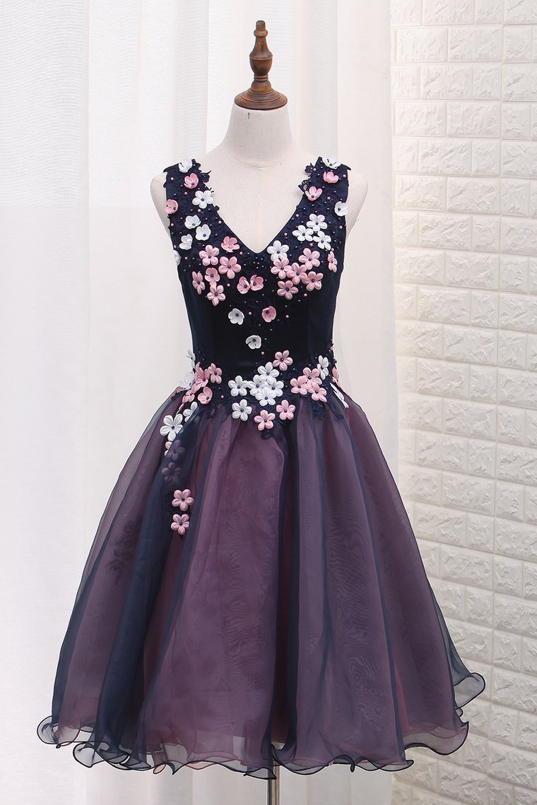 2024 Organza A-Line V Neck Homecoming Dresses With