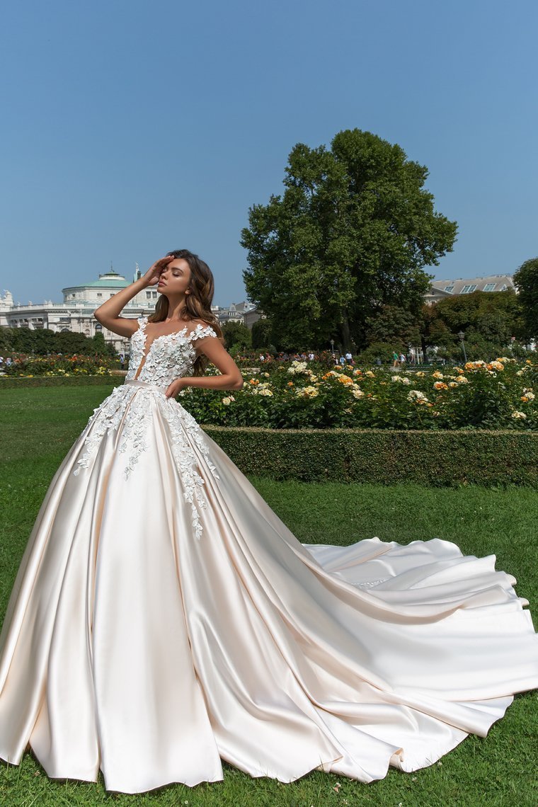 2024 Satin Scoop A Line Wedding Dresses With Handmade Flower And Sash