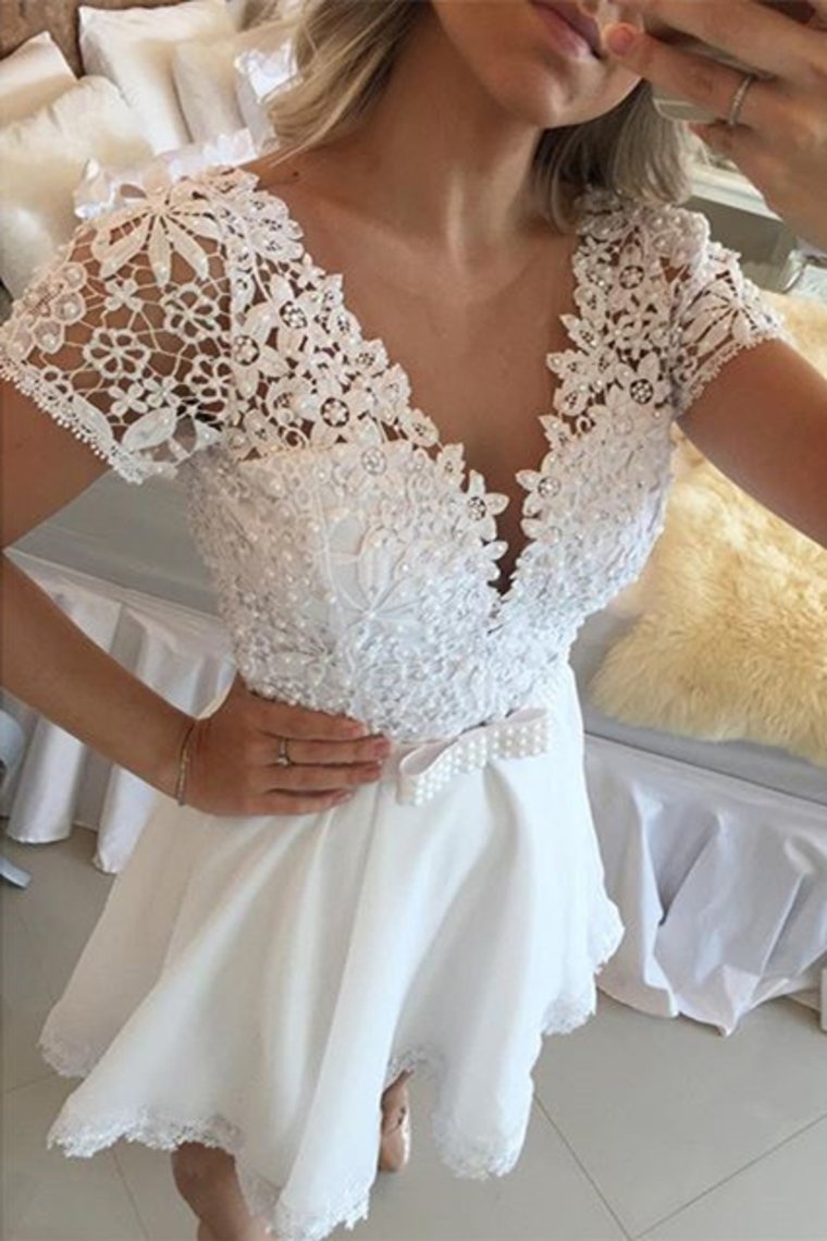 2024 Chiffon V Neck Short Sleeves With Applique A Line Homecoming
