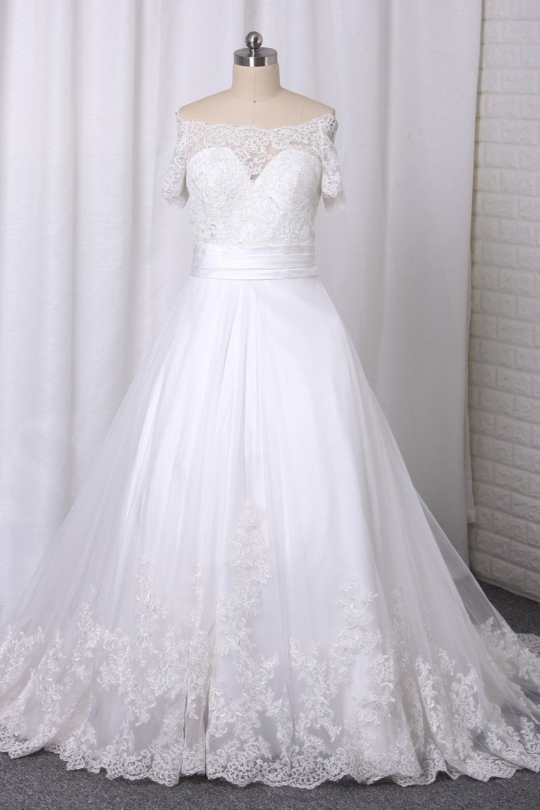 2021 A Line Boat Neck Wedding Dresses Short Sleeves Tulle With Applique Chapel