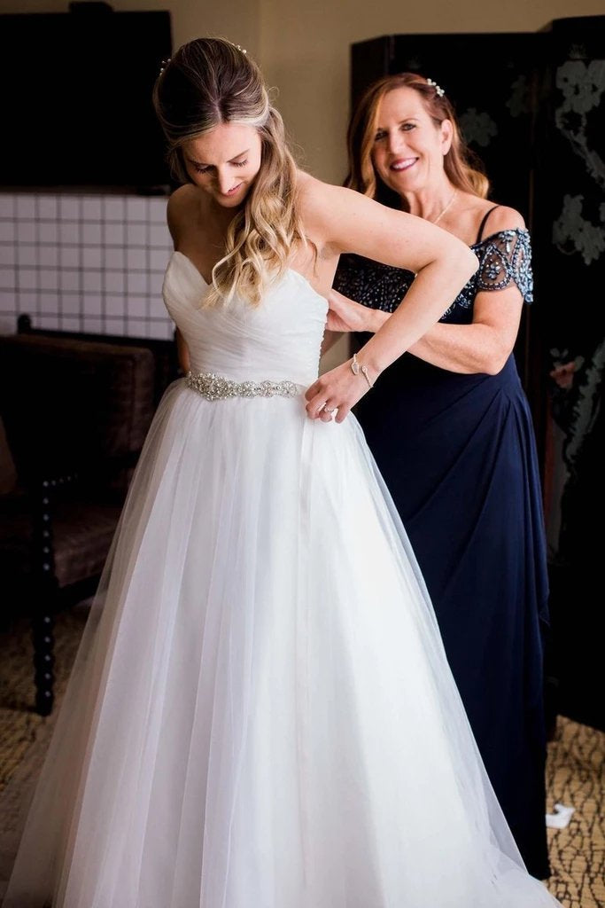 Sweetheart White Wedding Dresses with Rhinestone Sash Strapless Tulle Bridal Dresses STC15443
