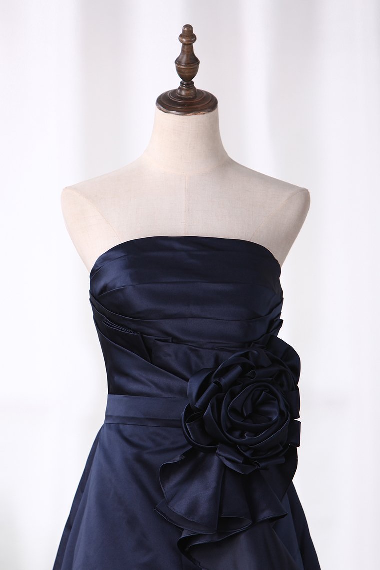 2021 A Line Bridesmaid Dresses Strapless Knee Length Satin With