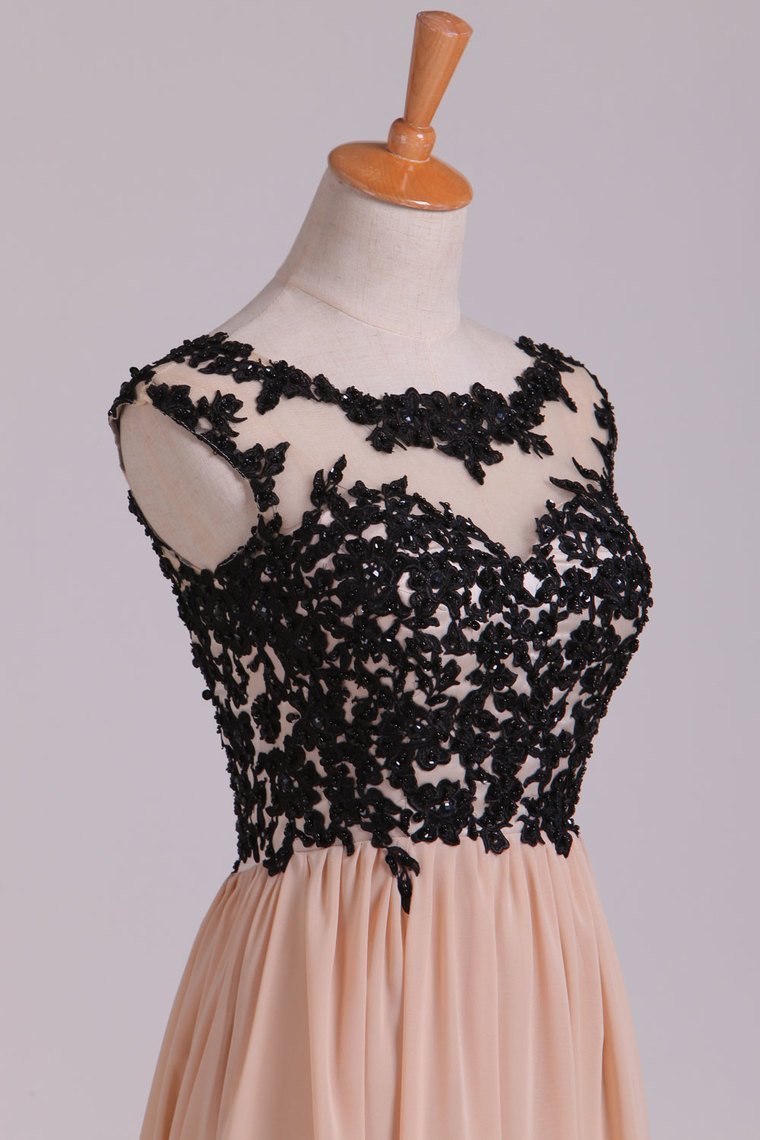 Two-Tone Prom Dresses Scoop A-Line Chiffon With Black Applique