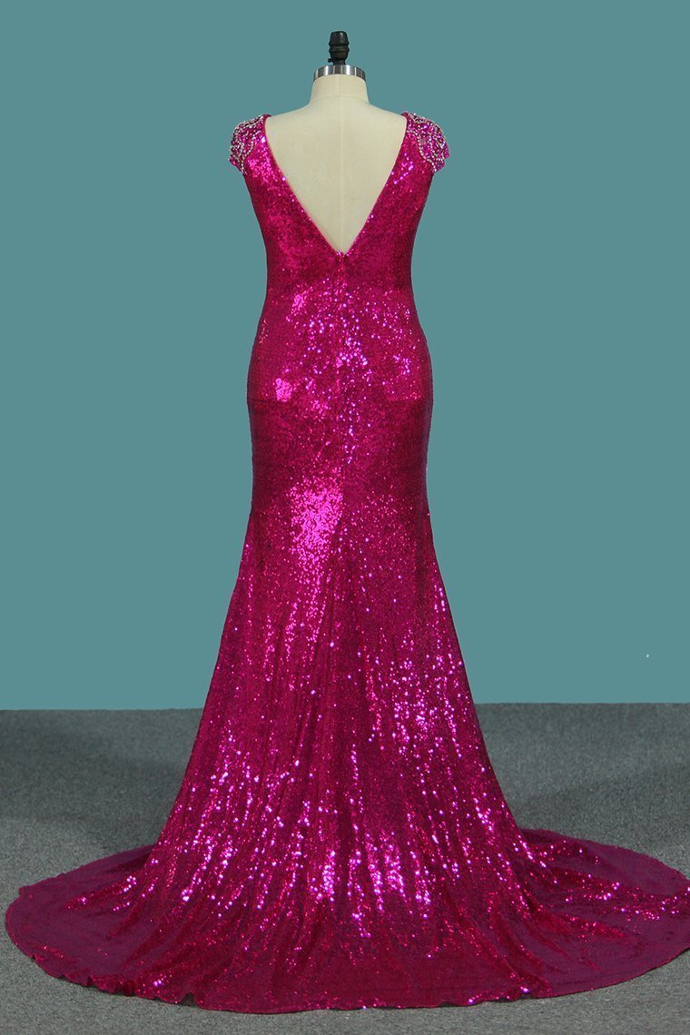 Sequins Mermaid Scoop Prom Dresses With Beading