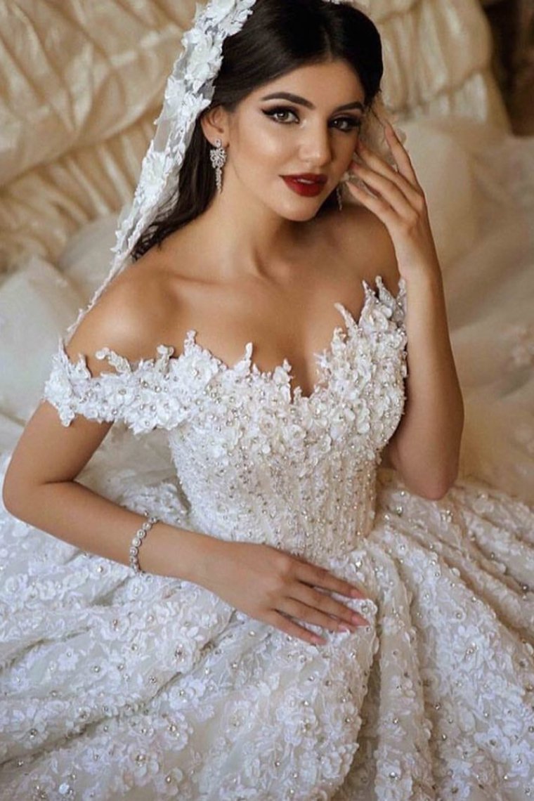 A Line Off The Shoulder Wedding Dresses Tulle With Applique And Beads Court