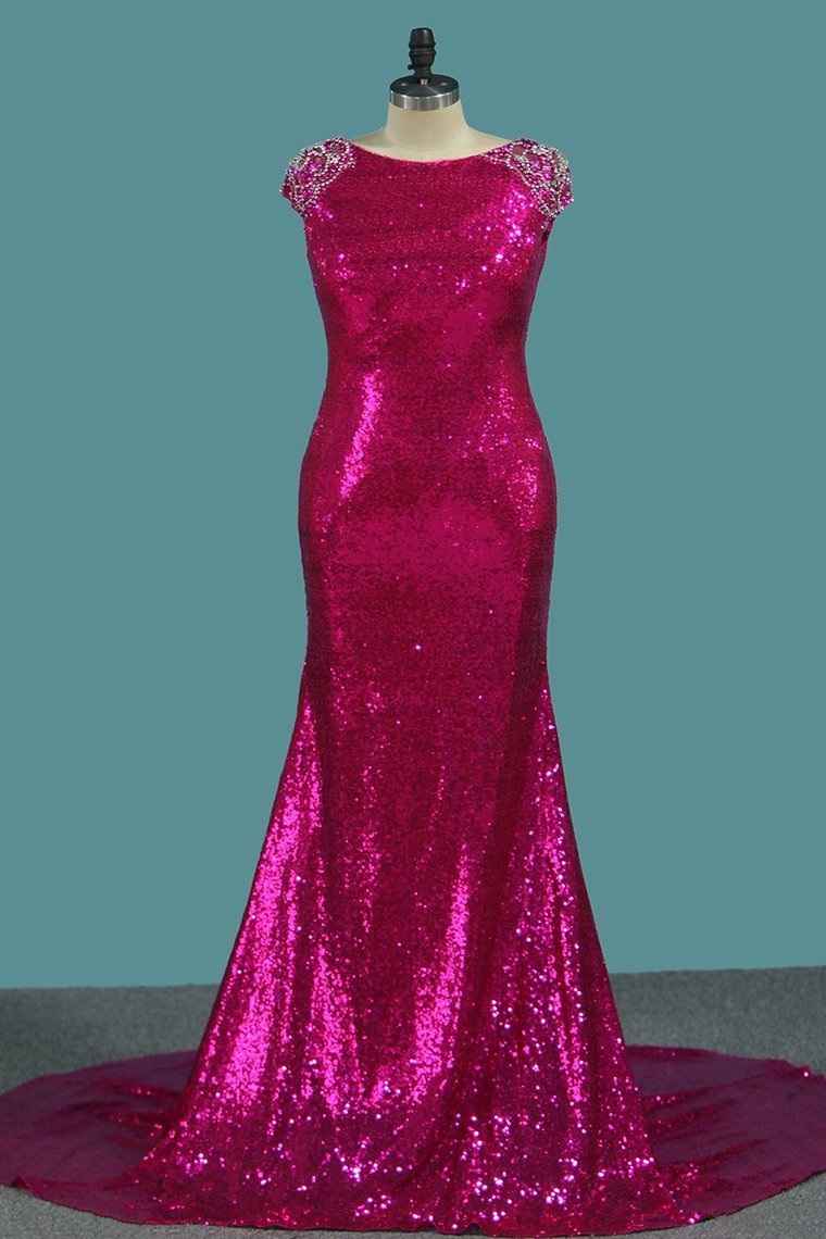 Sequins Mermaid Scoop Prom Dresses With Beading