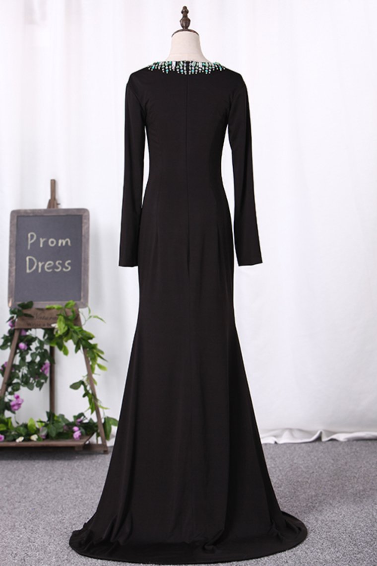 V Neck Long Sleeves Mother Of The Bride Dresses Spandex With Beading