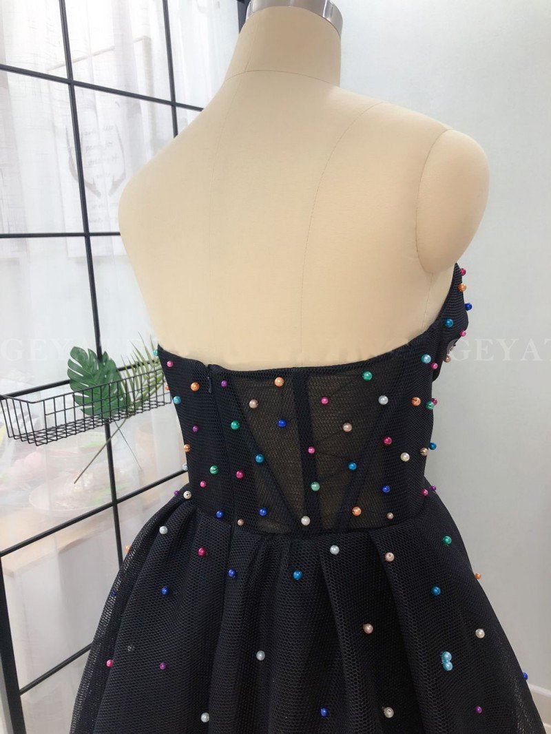 Elegant A Line Sweetheart Strapless Black Tulle Prom Dresses with Beading STC15578